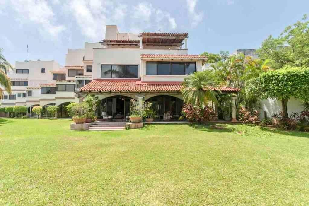 Elegant Lagoon Front Villa By Casa Paraiso Cancun Bagian luar foto