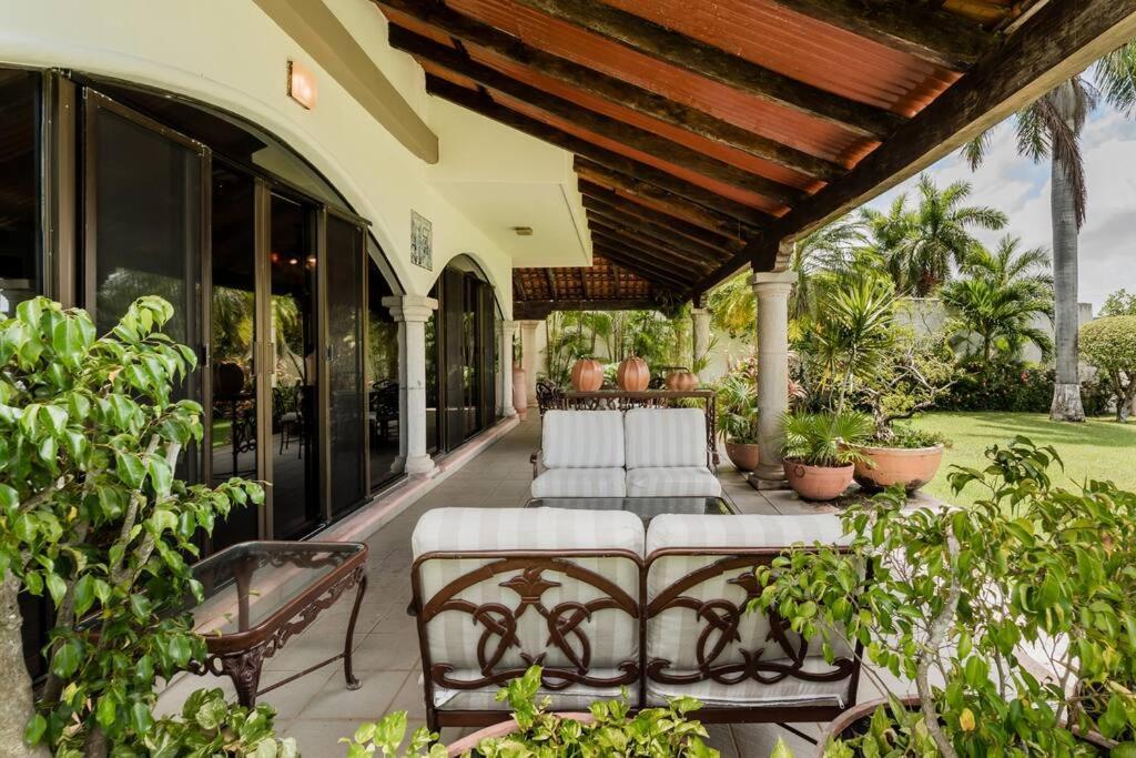 Elegant Lagoon Front Villa By Casa Paraiso Cancun Bagian luar foto